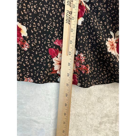 TORRID Peplum Hook Front Top 4 4X Contrast Print Boho Stretch - Picture 9 of 9